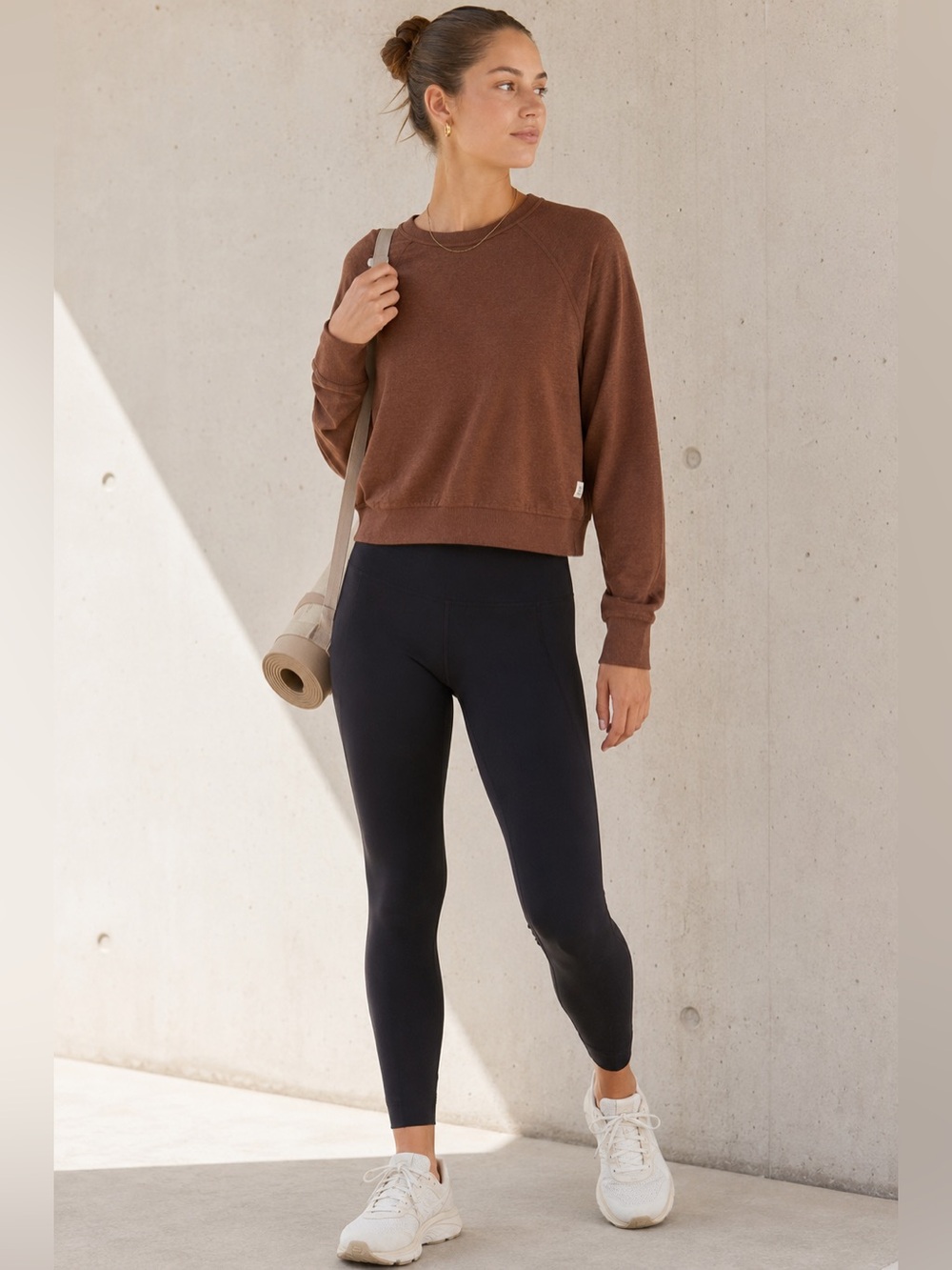 Vuori Halo Crew Brown DreamKnit Cropped Pullover Sweatshirt XS